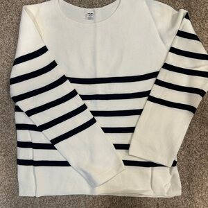 Uniqlo Black and White Striped Crew Neck Sweater
